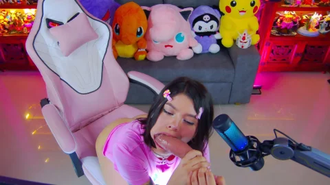 Teen Deepthroat and Blowjob