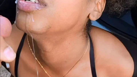 Zoweybunny Gives Hot Blowjob