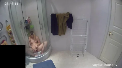 Hidden Voyeur Cam: Unexpected Peek Without Warning