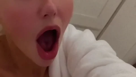 Olivia Mae Gets Fucked In Bathrobe And Takes A Blowjob