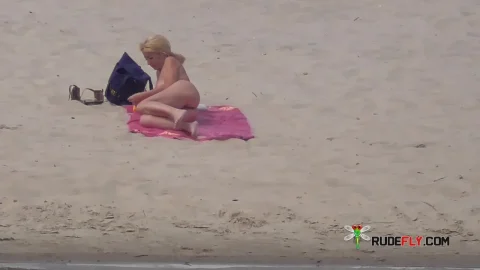 Hot Young Teen Lookalike Shows Off Nudity