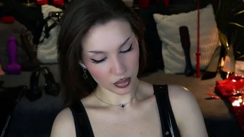 Darsy Pearly Live Cam Flirting & Interactive Show